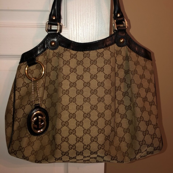 Gucci Suki (Medium) Authentic - Picture 2 of 15